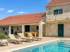 Awesome Home In Bobodol