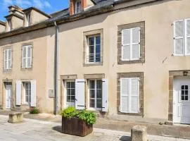 Stunning Home In Saint Vaast La Hougue With Wifi