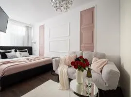 New Metropolis 2-Bedroom Suite 900m to Central Station with Air-conditioning
