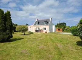 Renovated house 3 bedrooms, sleeps 9