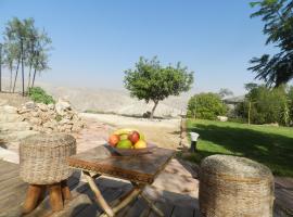 Desert View Suite, hotell med parkeringsplass i Kfar Adumim