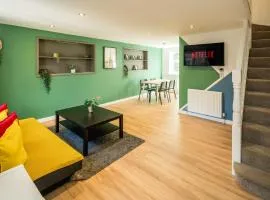 Family-Friendly 3-Bed House with Huge Garden