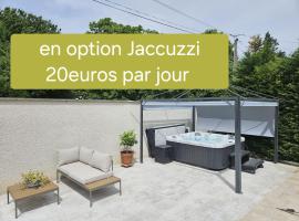 Studio Nid du Perrier, hotel u gradu Livron sur Drom