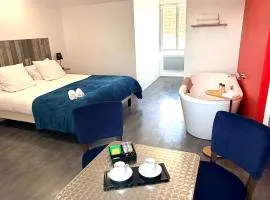 Aux Charmes-Suites cosy et independantes equipees d un frigo, micro ondes et nespresso