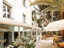 Hôtel Le Petit Castel – hotel w mieście Antibes