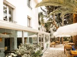 Hôtel Le Petit Castel
