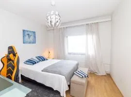 One-bedroom apartment with free parking