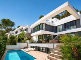 Villas Pinares de San Anton - Sea, City, Mountain, Views, viešbutis Malagoje