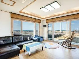 Jeju Noeul Bori Pension