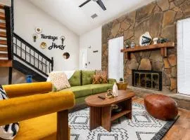 Heritage Haus - Stylish 2BR w Deck Near Marietta Square, Dogs OK
