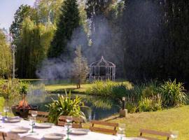Fabulous 7-bedroom Chateau '"De Varens", hotel u gradu Audenarde
