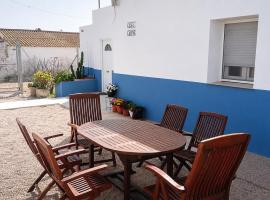 Casa Carme, Hotel in Camarles