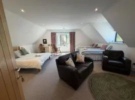 Quiet and Cosy Retreat with Parking