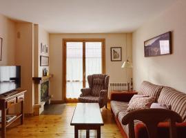 Apartamento turístico Nievesol 24 - Benasque, hotel Benasquéban