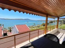 Scenic Cunda View Duplex with Terrace Near Beach