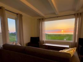 Most Peaceful Place in Lofoten, Hotel in Alstad