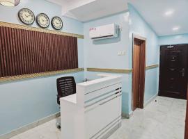 Summer Breeze Guest House، فندق في Surulere