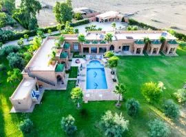 Exclusive Marrakech Palace Villa 6 Luxury Suites, Private Pool, Full Privacy, Breakfast