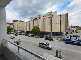 Maple Apartment - Premium City Center Stay