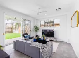 Brisbane Family House with Ensuite&Centralised A/C