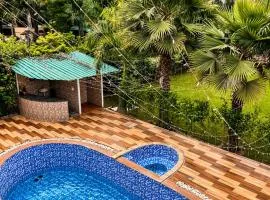 Luxury 4BHK Farmhouse Perfect for Groups