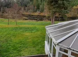 Highland Haven Apartment sleeps 8