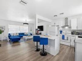 Clearwater Paradise w Hot Tub-Backyard Bliss Near Beach & Hot Spots
