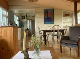 Artists and Writers Farm Space โรงแรมในAllenwood