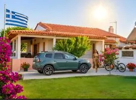 Peach Pine House - Escape Near City, Beach and Athens Airport
