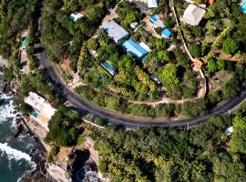 El Xalli Hotel، فندق في الزونت