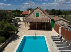 Rural house Mudrinic "Ivini dvori"