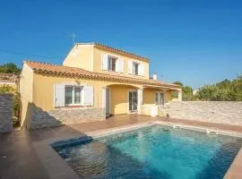 Awesome Home In Rochefort Du Gard
