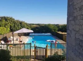 Les Artals- Villa avec piscine 12m, boulodrome