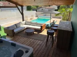 Villa avec piscine chauffée, spa et paillote idéale pour 12 pers proche de la mer