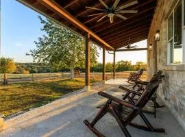 The Ranch House TimberRose Ranch 3BR FBG hot tub