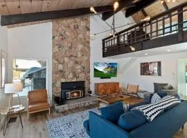 Newly Renovated Cozy Eagle w Lake Views and Loft