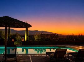 Atlas Agafay Horizon Marrakech Auberge & Luxury Suites, hotel di Aquine-Mazouz