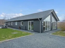 Lovely Home In Glesborg With Wifi
