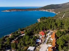 4 Bedroom Pet Friendly Home In Miholascica