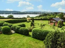 Cozy Apartment In Chmielno With Wifi