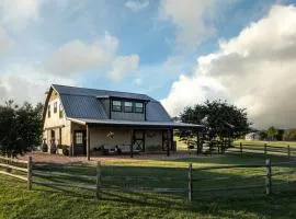 The Barnhouse for 4 TimberRose Ranch FBG TX