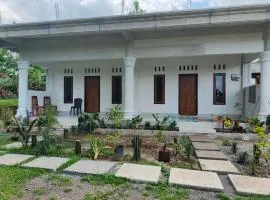 Eddie Hostel Tetebatu