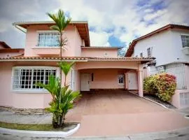 Metro Link Hub Family Apt & Secure