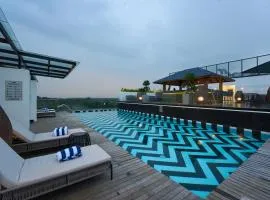 Noah Sky Suites