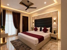 Grand Vista Retreat - A Luxury Mountain View Hotel In Mussoorie ! Free Parking ! Balcony Roms, hotel i Mussoorie