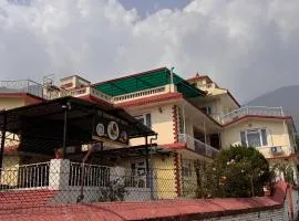 555 Home Stay and Restaurant
