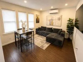 Cozy 2-bedroom with jacuzzi tub in perfect Queens with AC near JFK