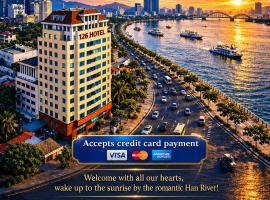 T 26 Hotel - City center, peaceful by the Han River, beautiful river view, hotel u gradu Da Nang