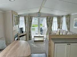 Cedarwood 49 - Uk51137
