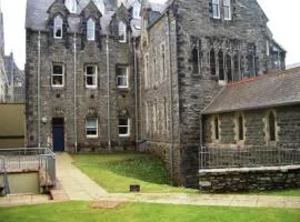 Moat House 1 - Ukc4887